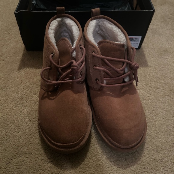 UGG Neumel